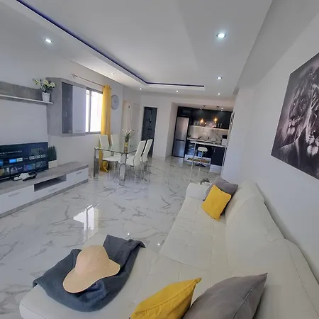 Apartament Playa Torviscas 2-bed, 2-bath With Pools & Jacuzzi Costa Adeje (Tenerife)