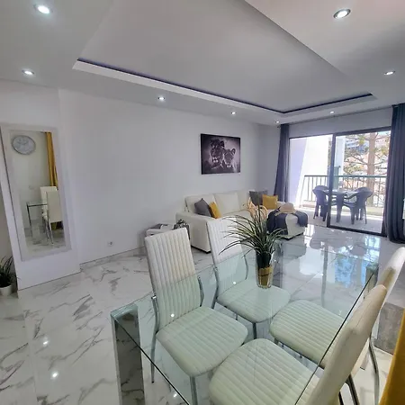 Playa Torviscas 2-bed, 2-bath With Pools & Jacuzzi Apartment